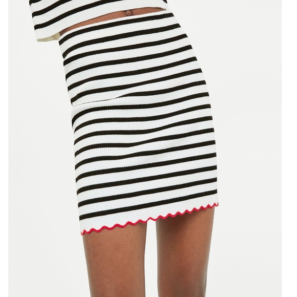 Zara Knit Black Striped Red Scalloped Hem Mini Skirt Large Comfy Workwear - Picture 1 of 15